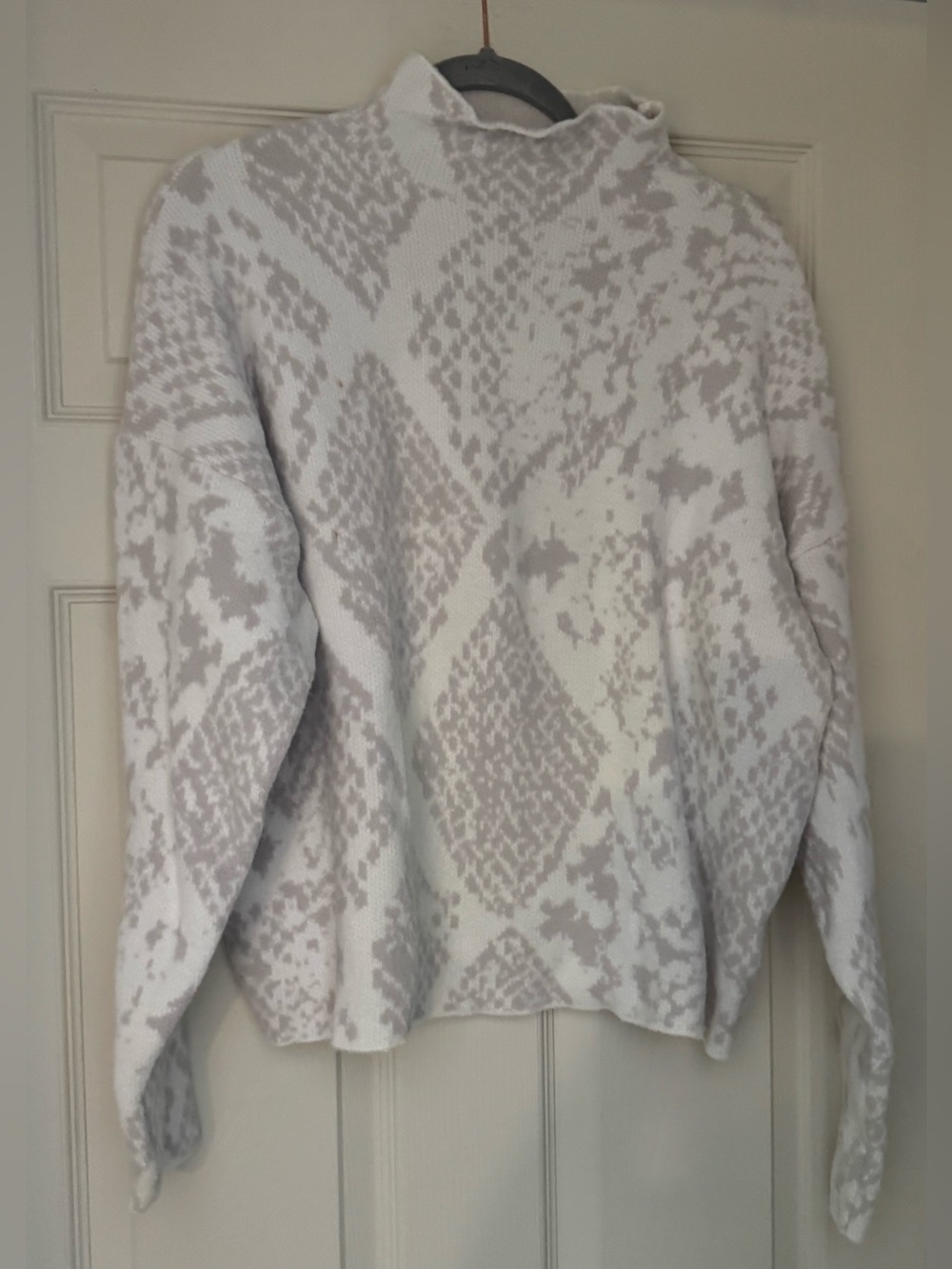 Soft Cream & Pale Lavender Mock Turtleneck Sweater from Express / Size Large/NWT
